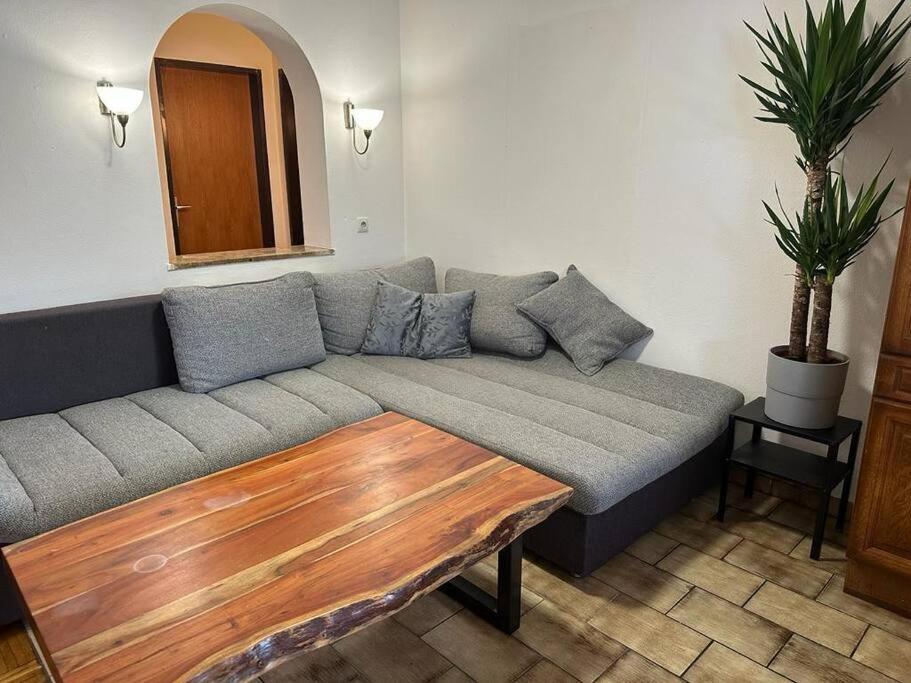 Geraeumige Rustikale Tiroler Wohnung 1-8 Personen 임스트 외부 사진